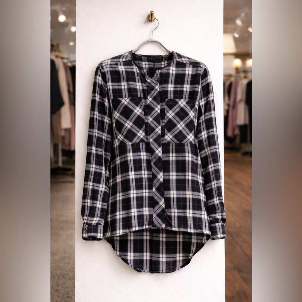 PURE DKNY BLACK HEATHERED PLAID HI-LOW BUTTON-DOWN TOP